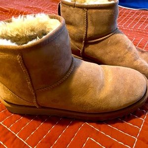 UGG Mini Classic